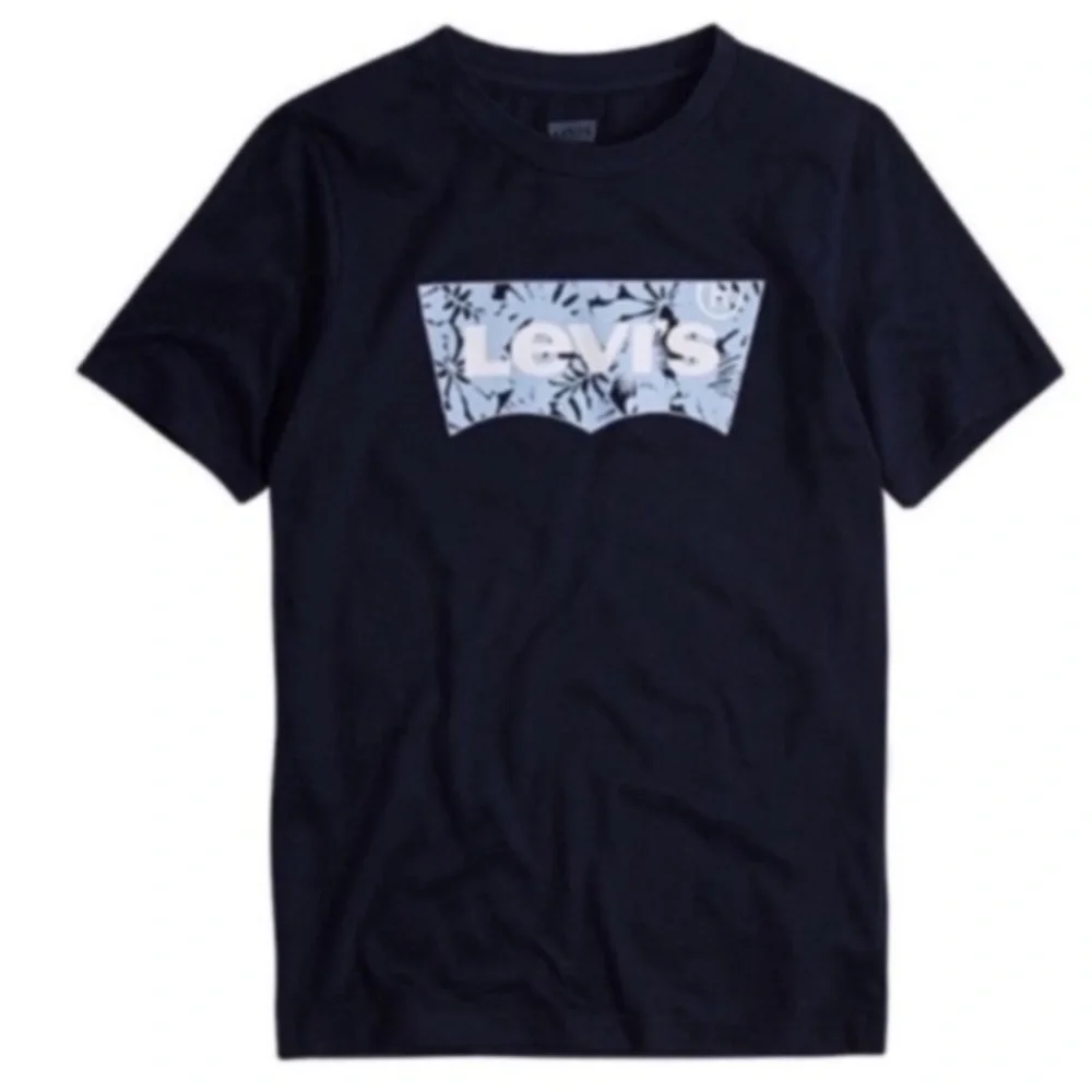 NWT. LEVI’S Boys’ Top